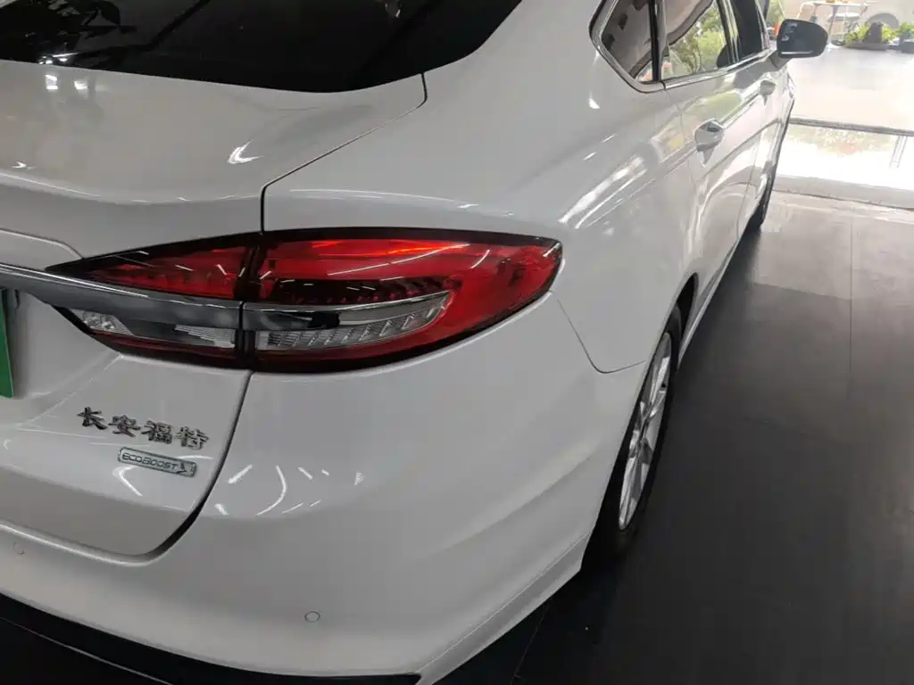 Ford Mondeo — миниатюра 8