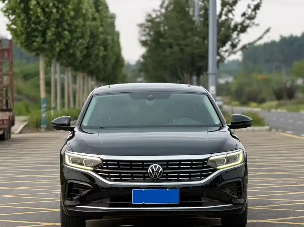 Volkswagen Passat 2022 330TSI Luxury