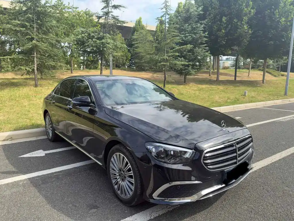 Mercedes-Benz E-Class — миниатюра 3
