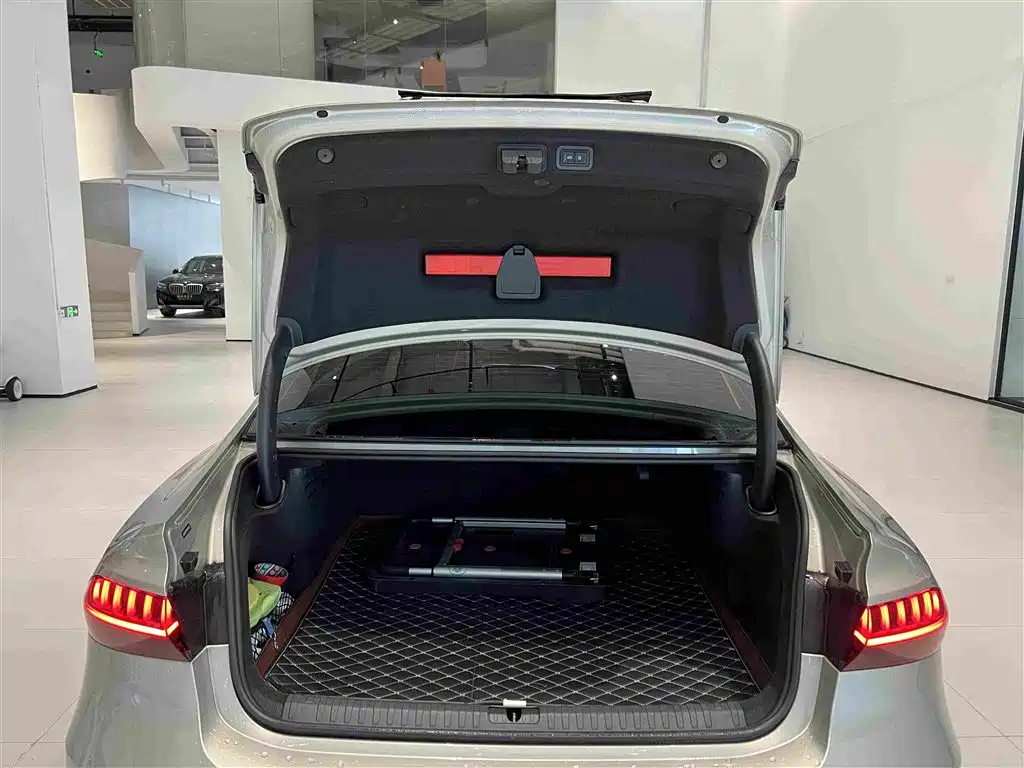 Audi A7L — миниатюра 18