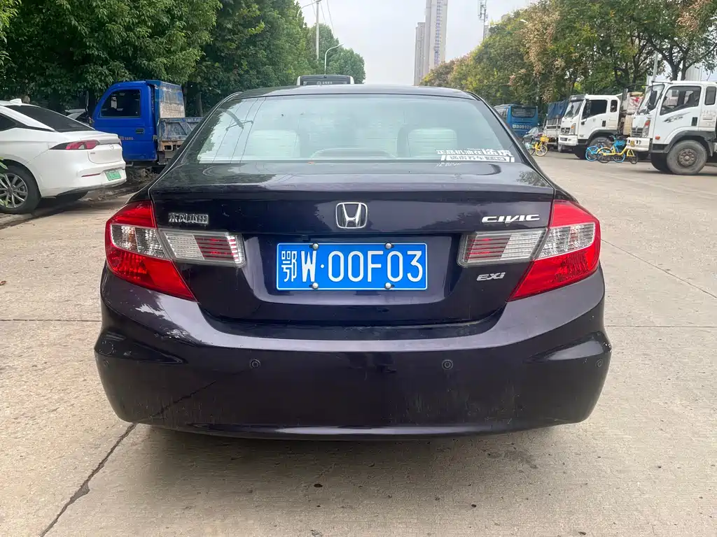 Honda Civic — миниатюра 9