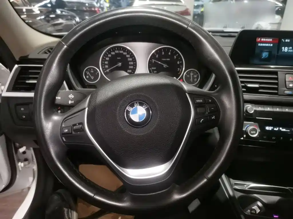 BMW 3 Series — миниатюра 11