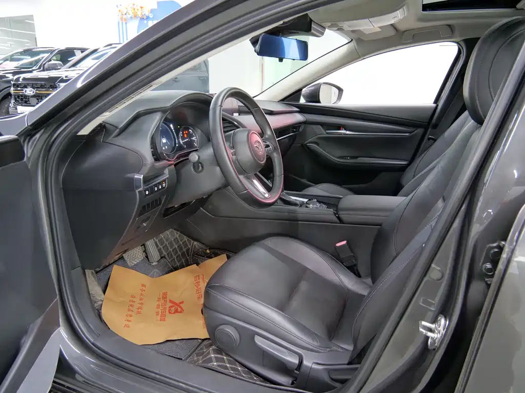 Mazda Mazda3 3 2020 2.0L AT
