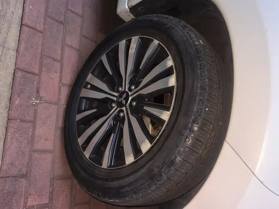 Mitsubishi Outlander — миниатюра 6