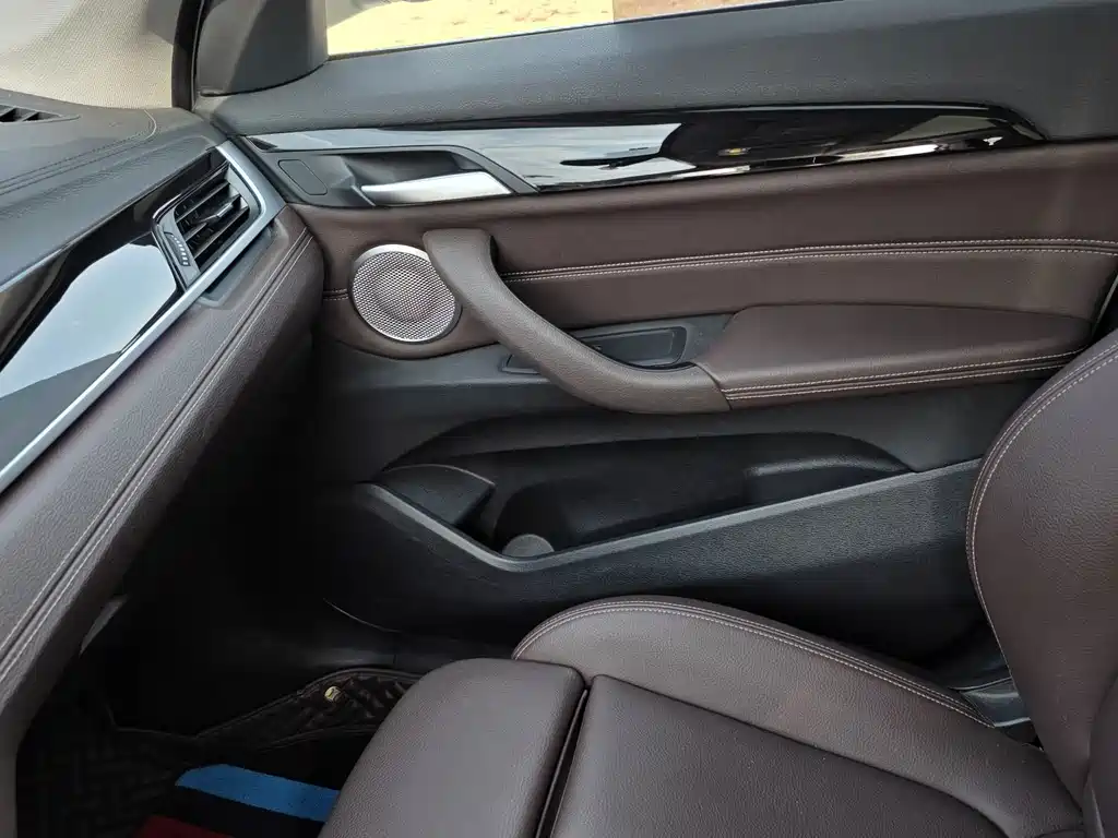BMW X1 — миниатюра 10