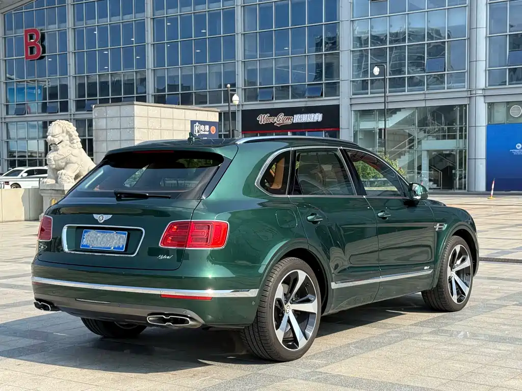 Bentley Bentayga PHEV — миниатюра 7