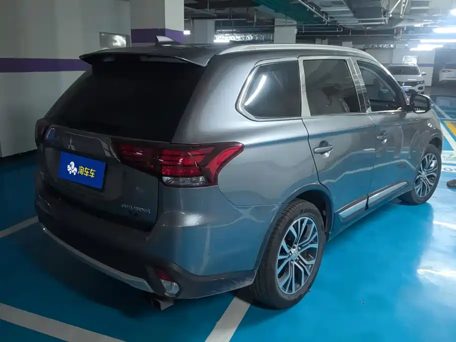 Mitsubishi Outlander — миниатюра 3