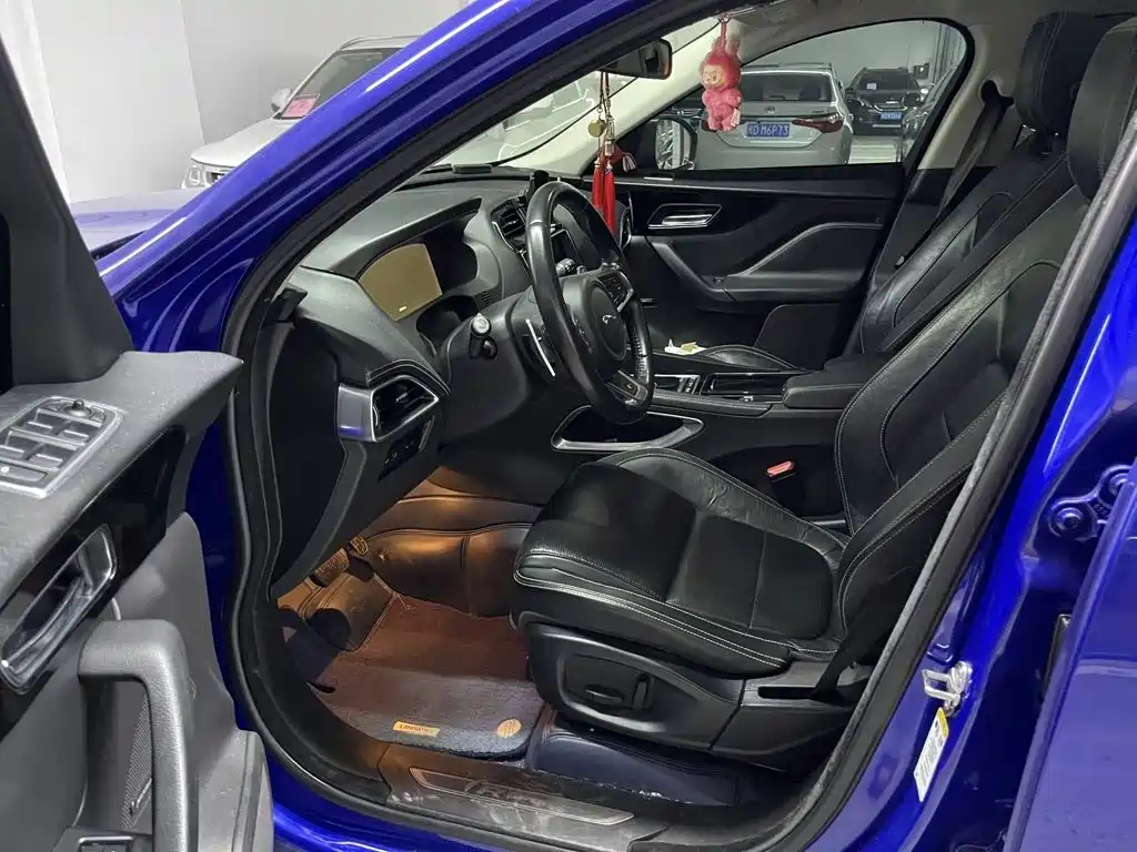 Jaguar F-PACE — миниатюра 8