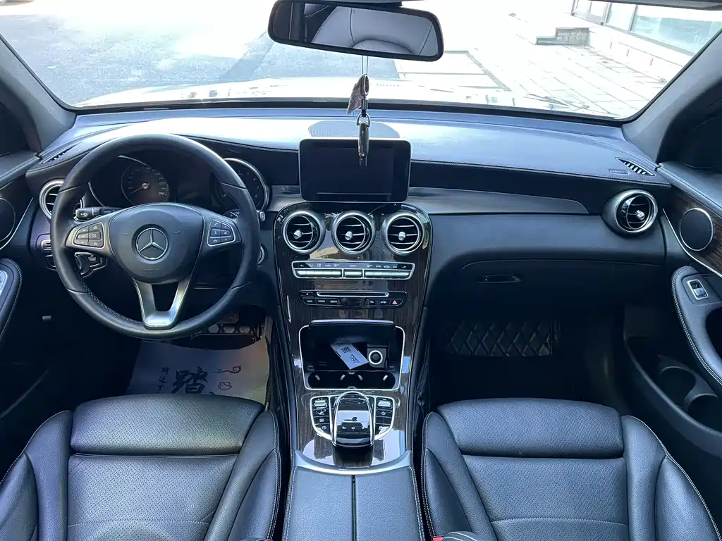 Mercedes-Benz GLC 2018 GLC 260 4MATIC