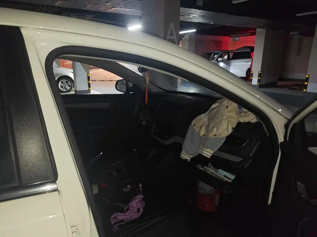 Roewe 360 — миниатюра 17