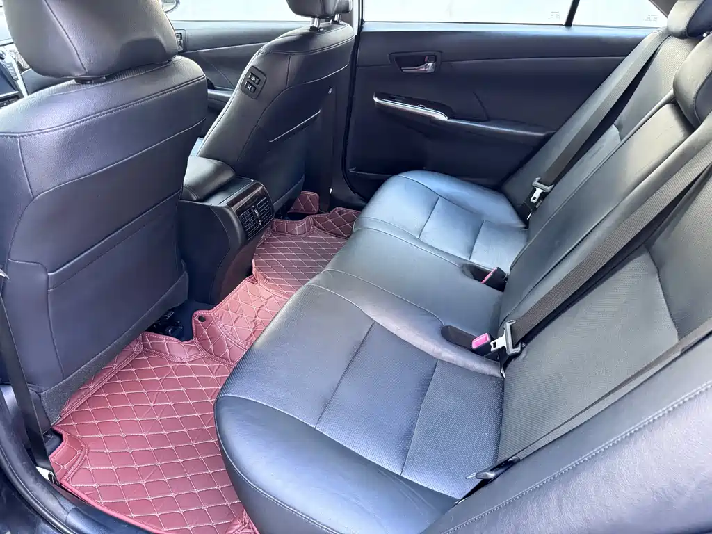 Toyota Camry — миниатюра 6