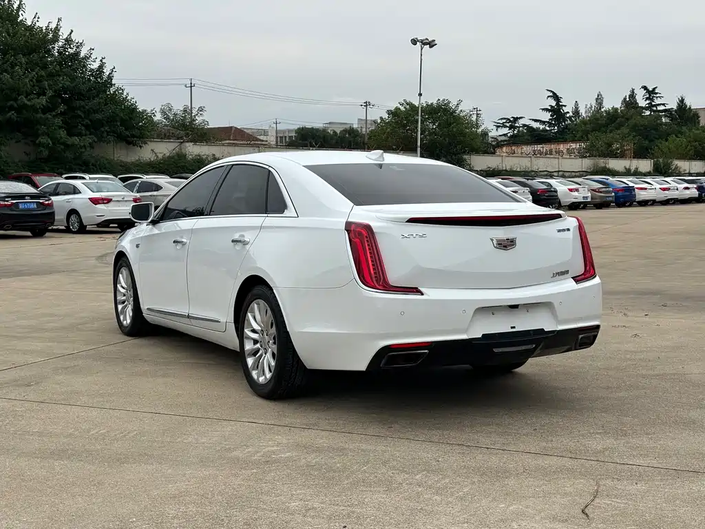 Cadillac XTS — миниатюра 11