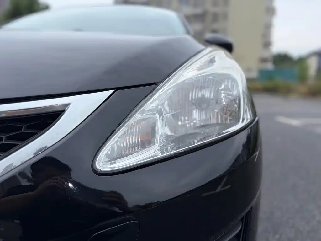 Nissan Tiida — миниатюра 20
