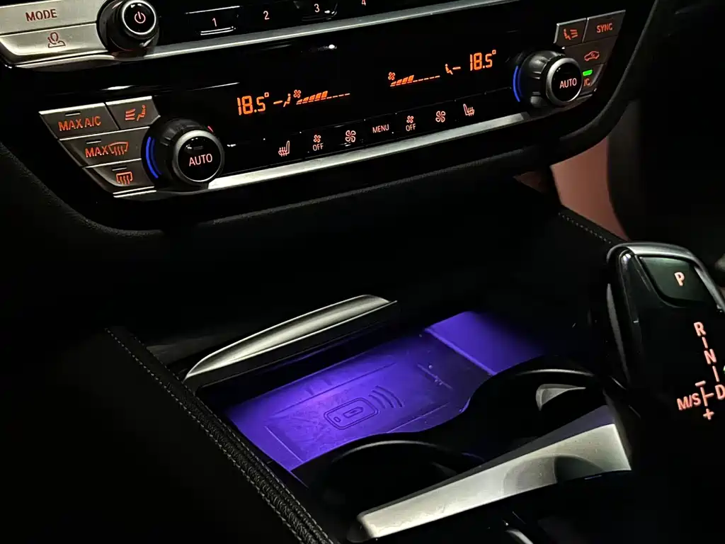 BMW 5 Series — миниатюра 10