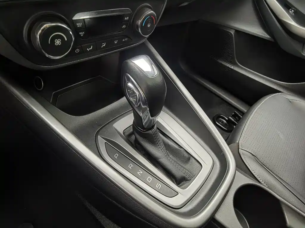 Ford Escort — миниатюра 13