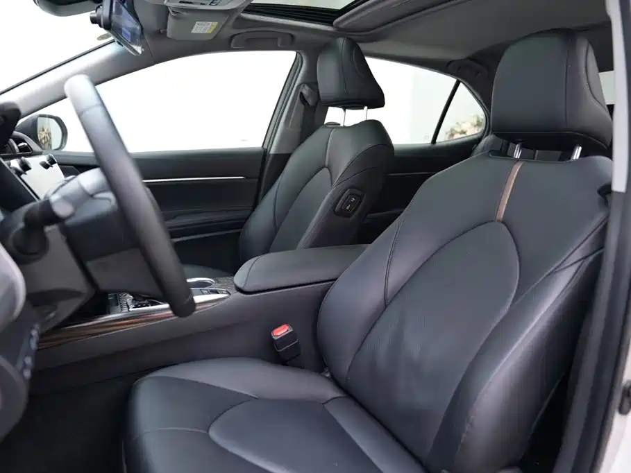 Toyota Camry — миниатюра 7