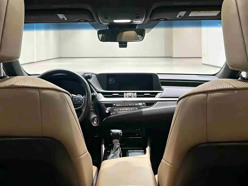 Lexus ES — миниатюра 5