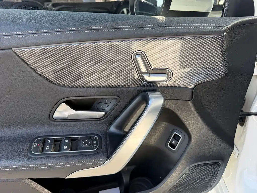 Mercedes-Benz A-Class — миниатюра 13
