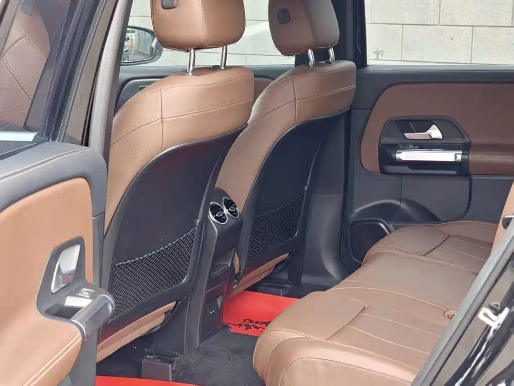 Mercedes-Benz GLB — миниатюра 8