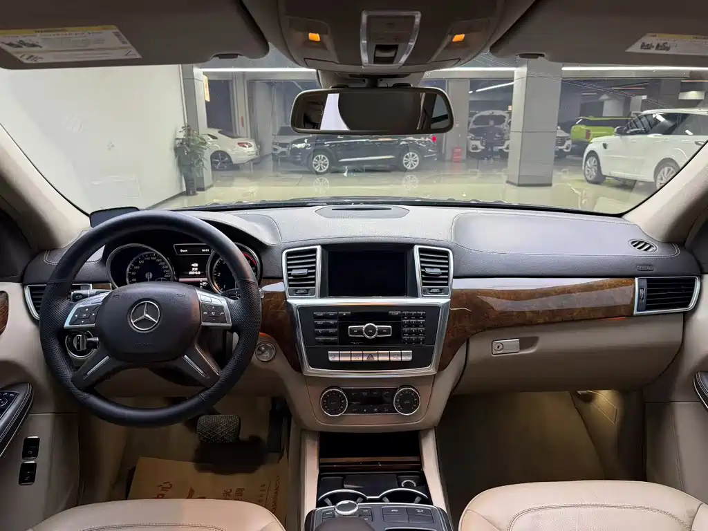 Mercedes-Benz GL-Class — миниатюра 6