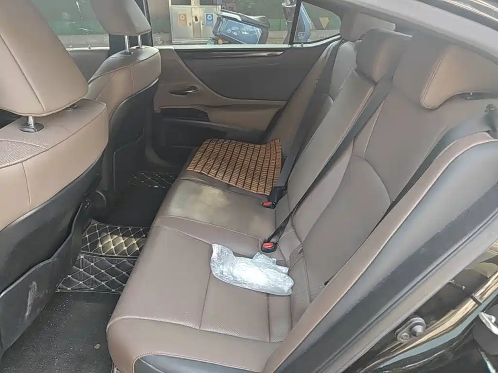 Lexus ES — миниатюра 17