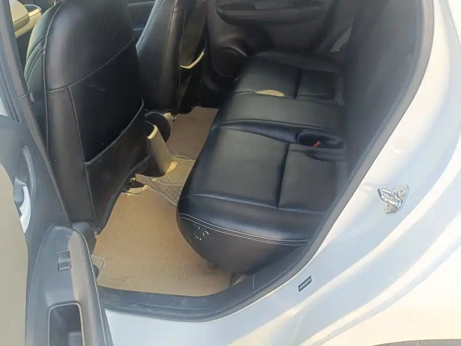 Honda Fit — миниатюра 10