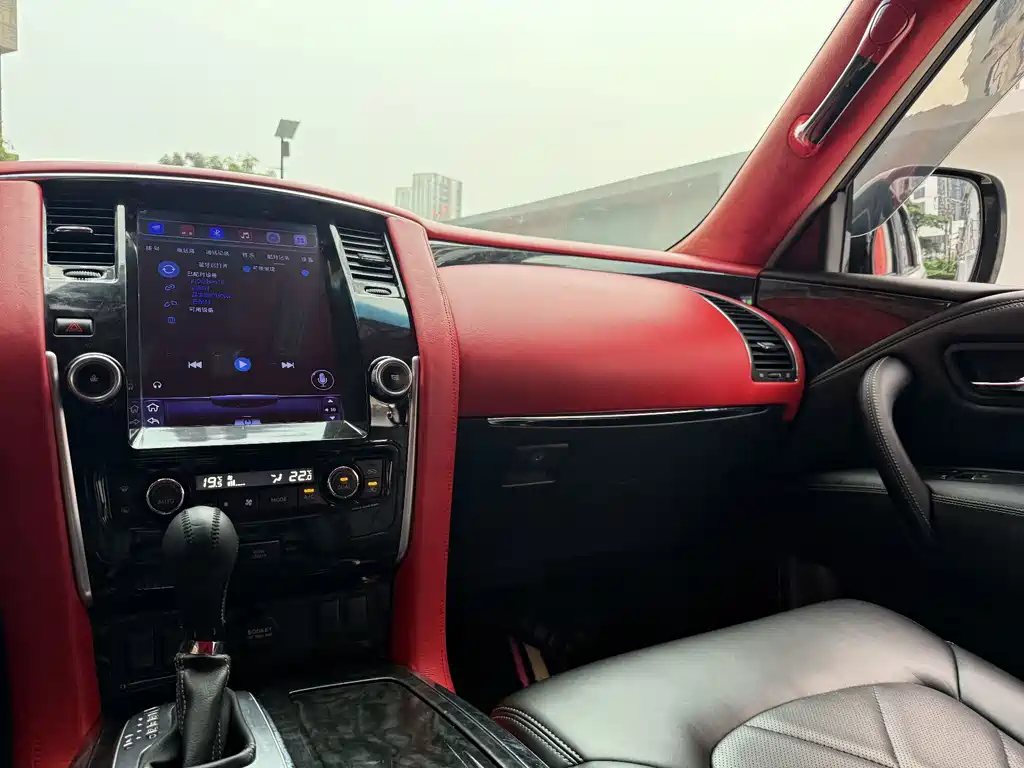 Nissan Patrol — миниатюра 16