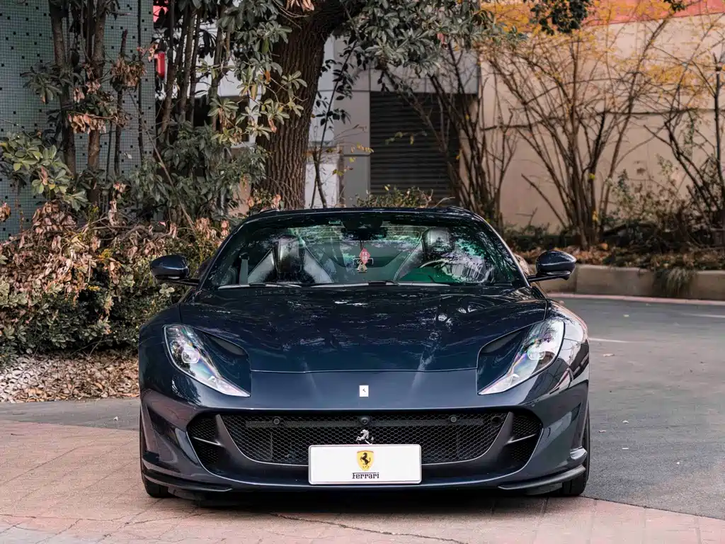 Ferrari 812 — миниатюра 2