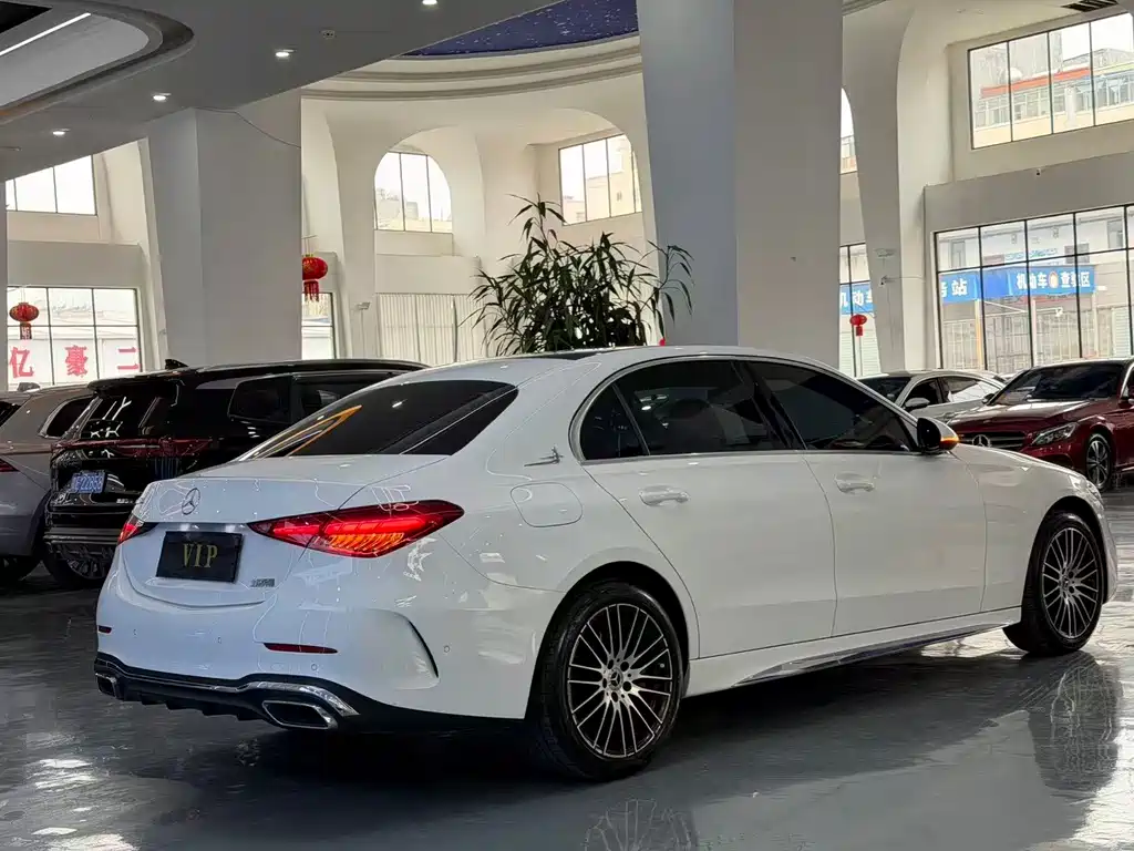 Mercedes-Benz C-Class — миниатюра 7