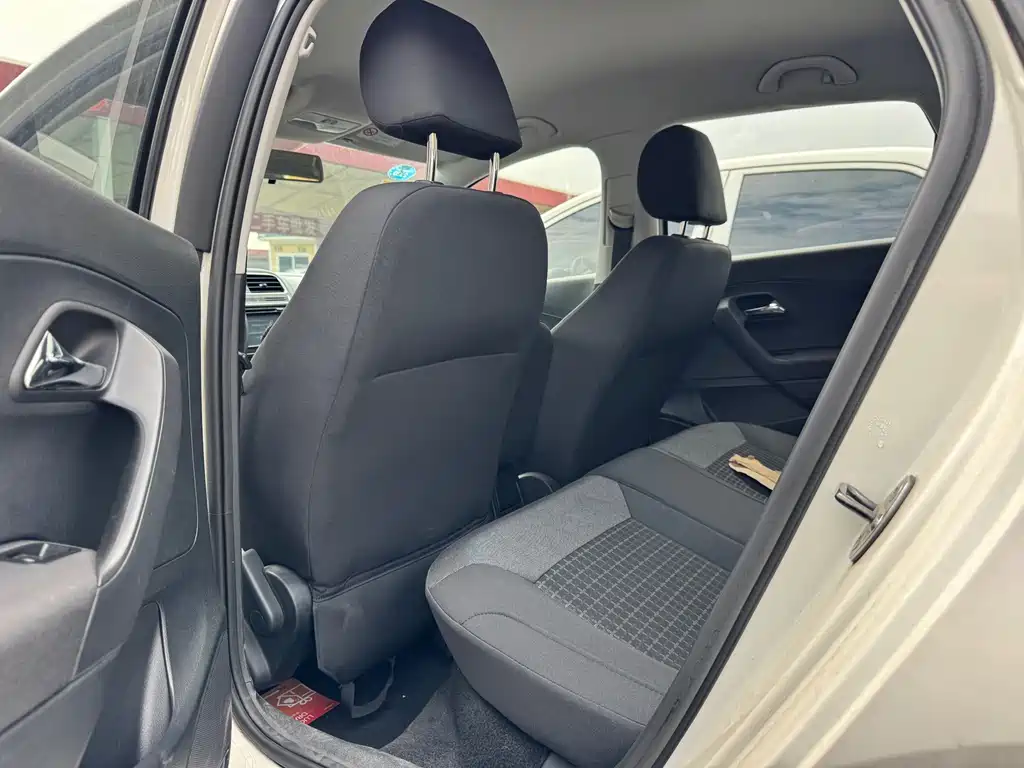 Volkswagen Polo — миниатюра 4