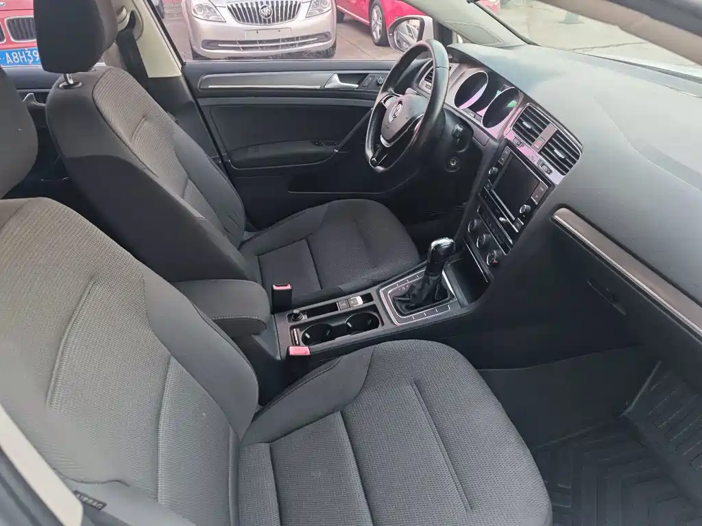 Volkswagen Golf — миниатюра 11