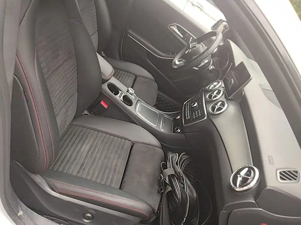 Mercedes-Benz CLA (Import) — миниатюра 25