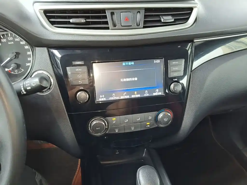 Nissan Qashqai — миниатюра 13
