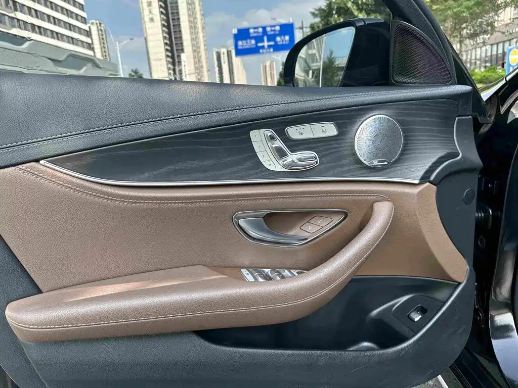 Mercedes-Benz E-Class — миниатюра 16