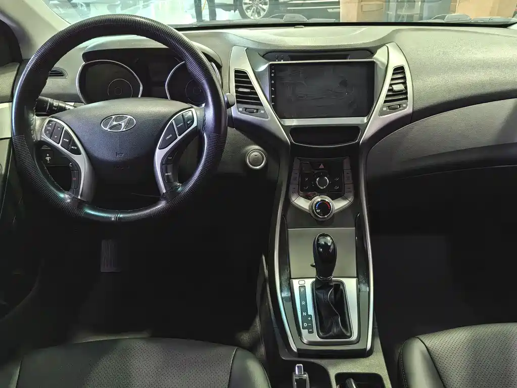 Hyundai Elantra Langdong — миниатюра 3