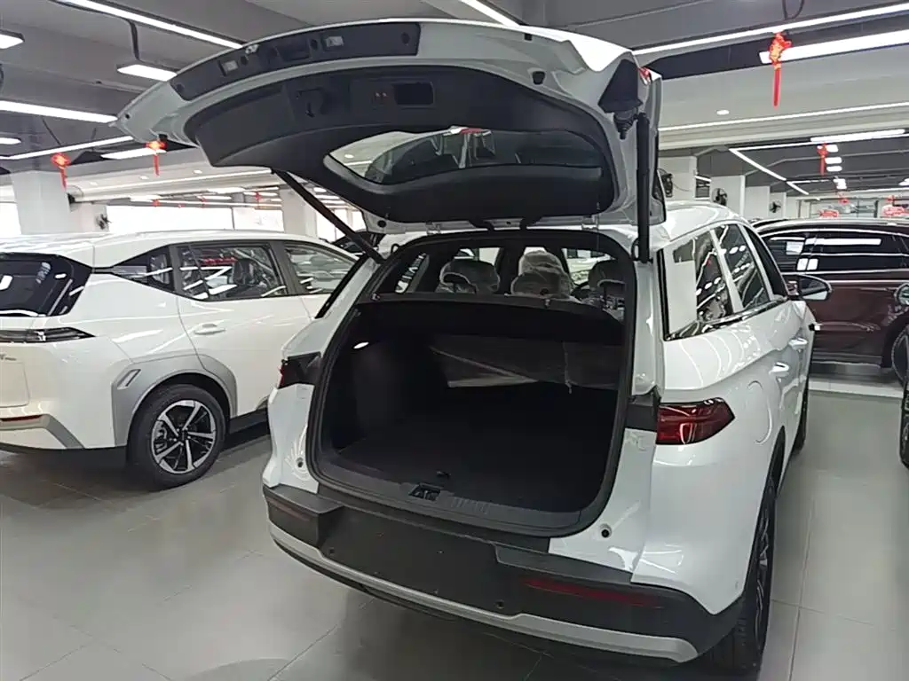 BYD Song Pro — фотографии объявления, Фото 19