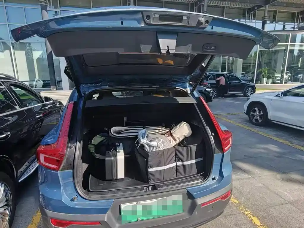 Volvo XC40 NEV — миниатюра 5