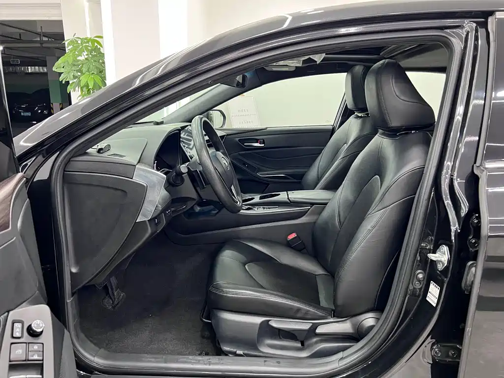 Toyota Avalon 2019 2.5L V