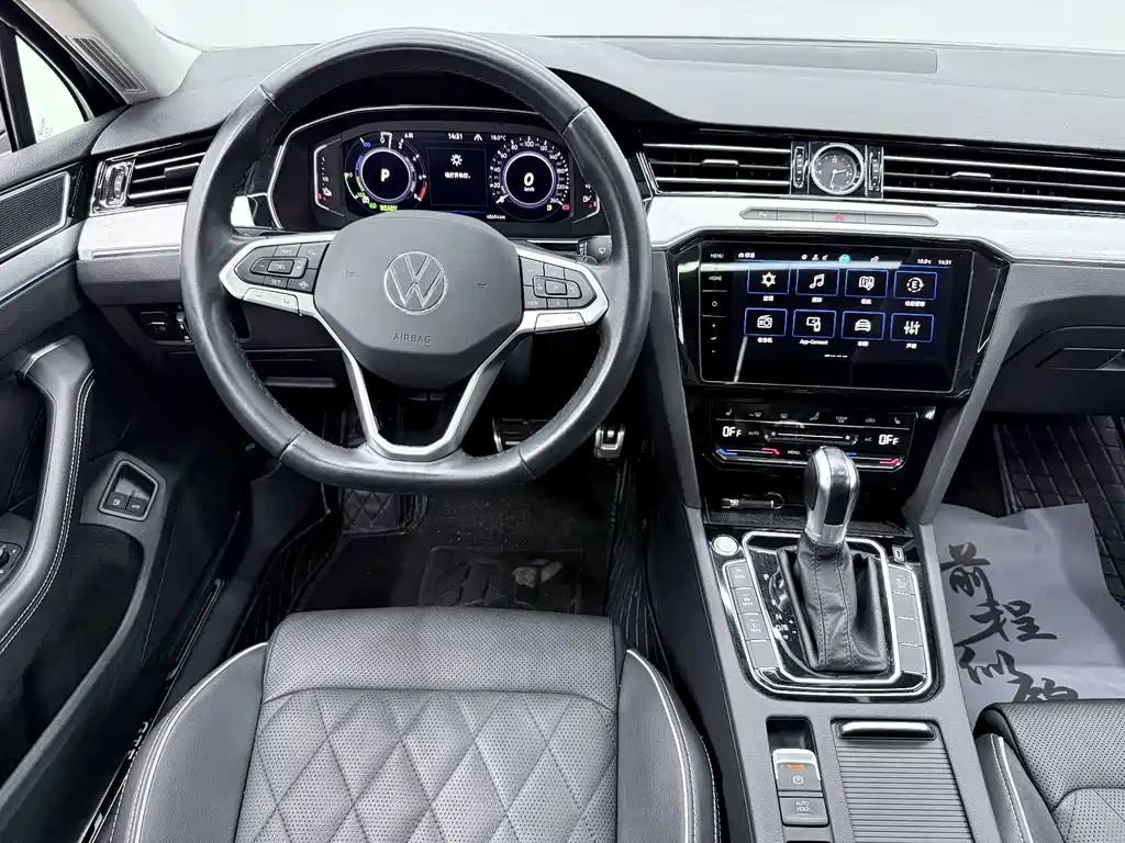 Volkswagen Magotan PHEV — миниатюра 5