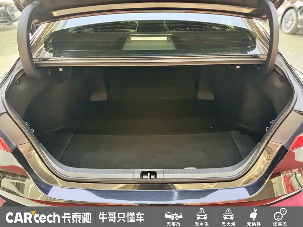 Toyota Camry — миниатюра 21