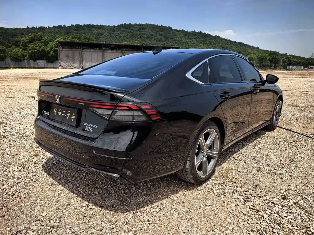 Honda Accord — миниатюра 13