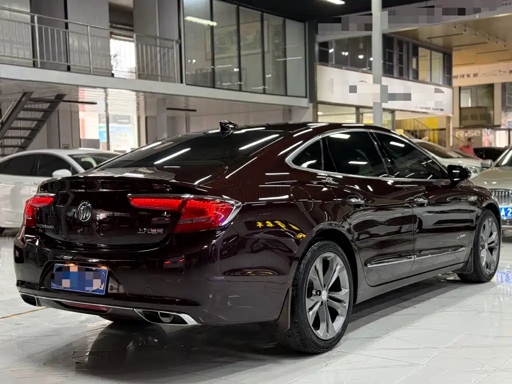 Buick LaCrosse — миниатюра 10