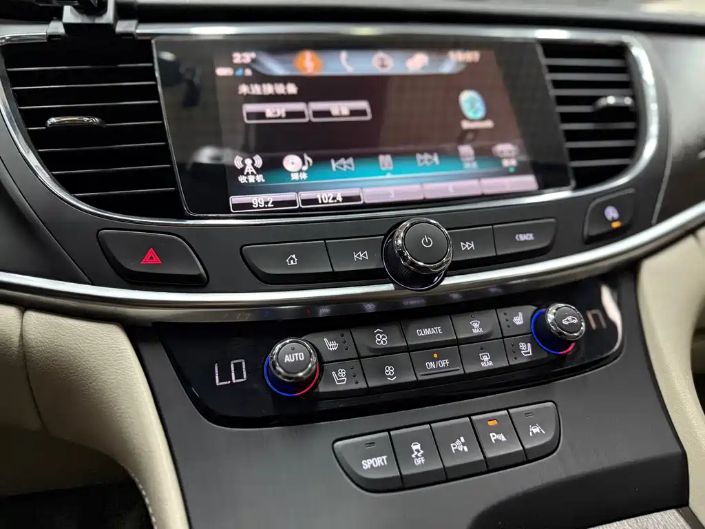 Buick LaCrosse — миниатюра 15