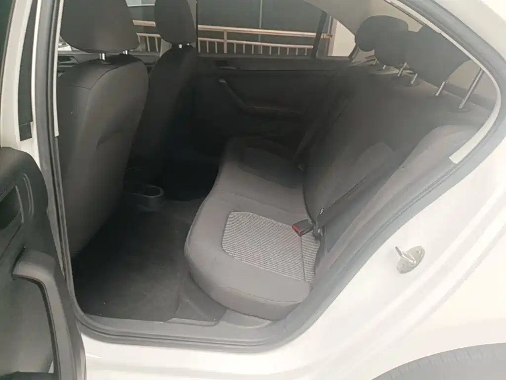 Volkswagen Santana — миниатюра 17