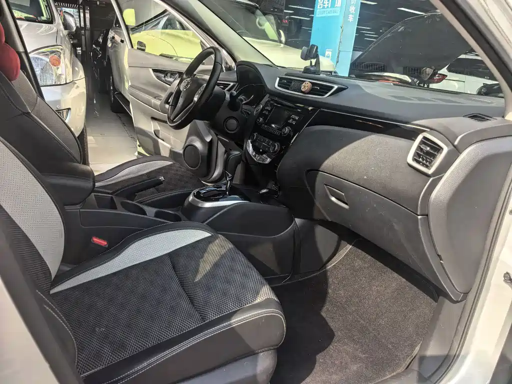 Nissan Qashqai — миниатюра 10