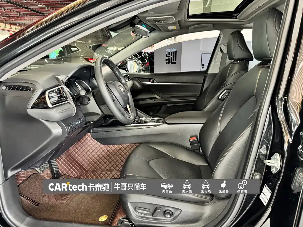 Toyota Camry — миниатюра 10