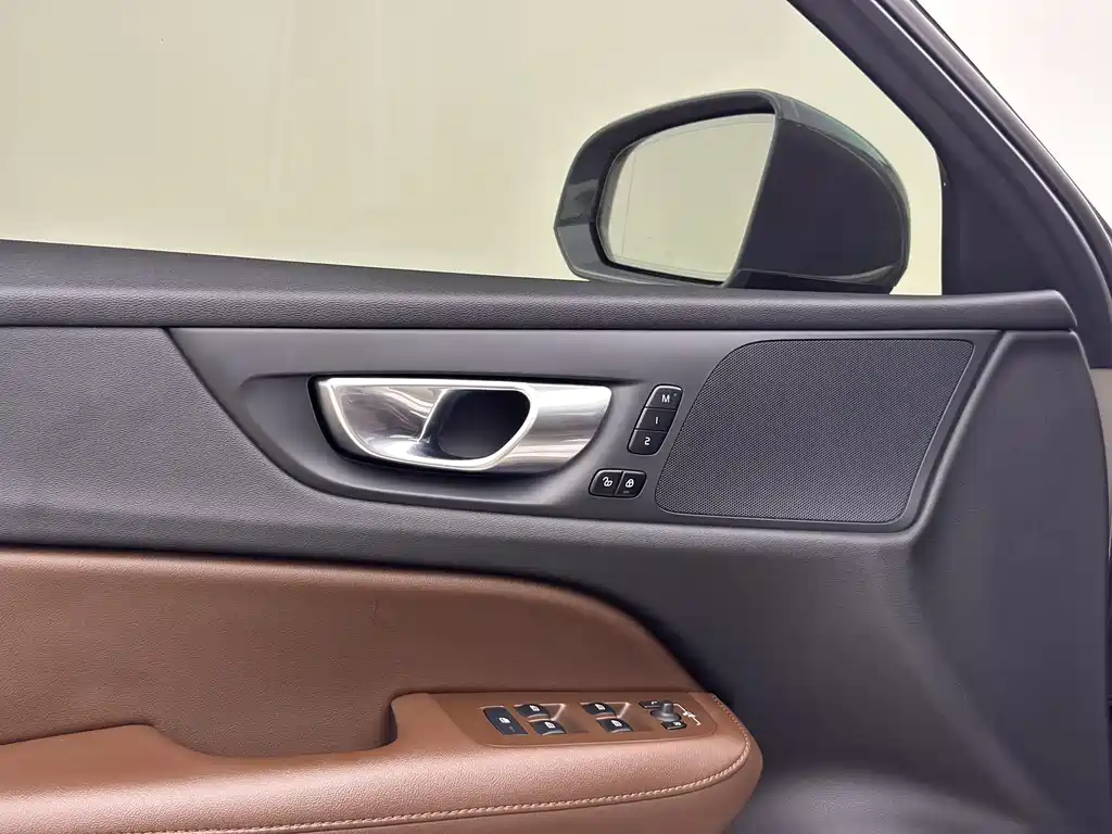 Volvo S60 2023 B4 Luxury
