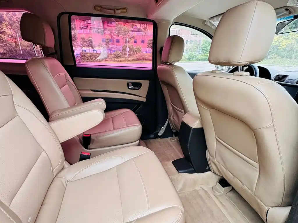 Wuling Hongguang — миниатюра 6