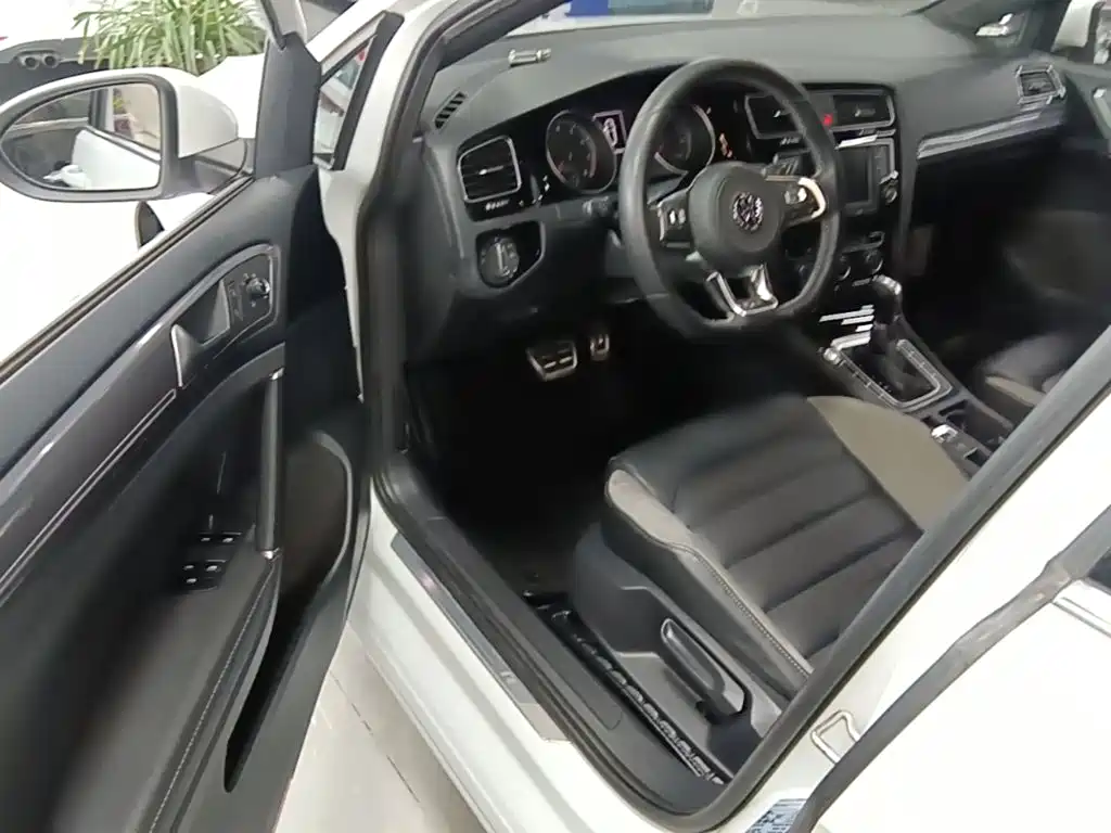 Volkswagen Golf — миниатюра 16