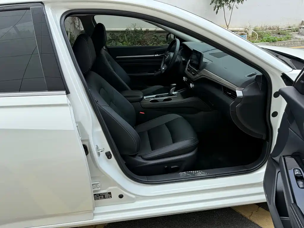 Nissan Teana — миниатюра 9